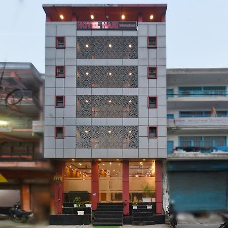 Hotel Hari International - Noida Sector 11 Bagian luar foto