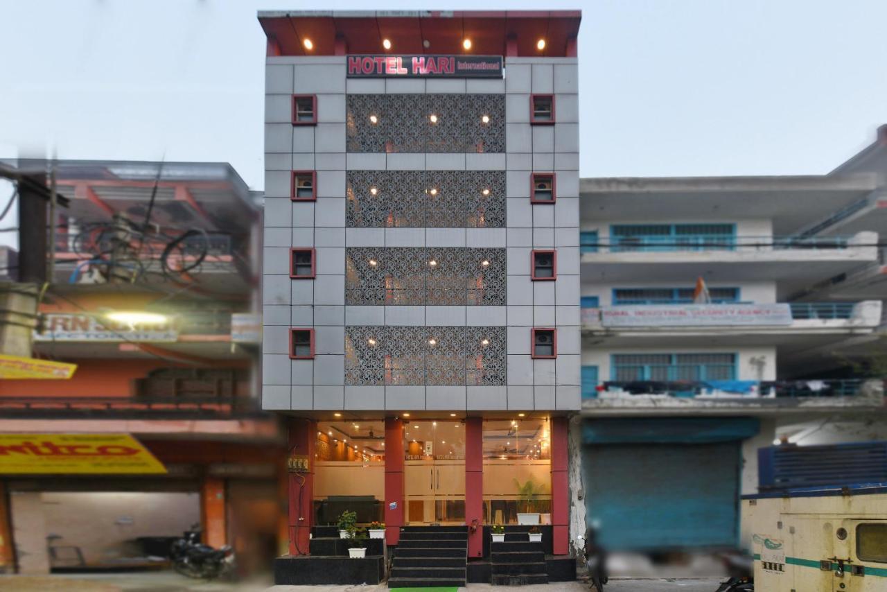 Hotel Hari International - Noida Sector 11 Bagian luar foto