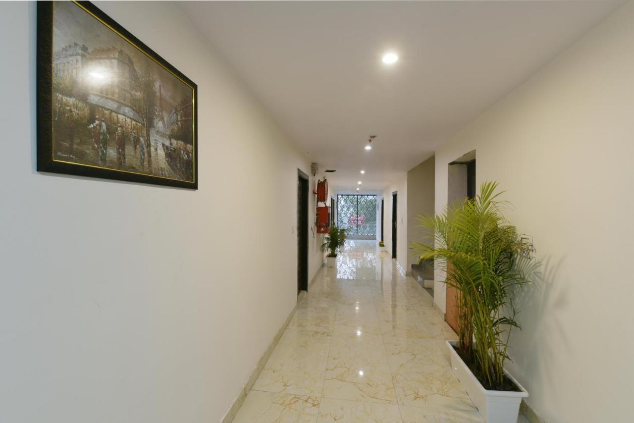 Hotel Hari International - Noida Sector 11 Bagian luar foto