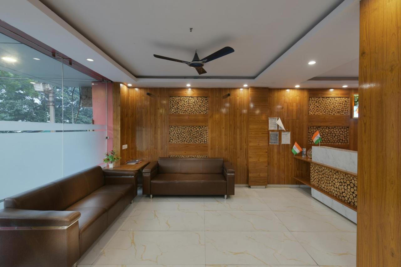 Hotel Hari International - Noida Sector 11 Bagian luar foto
