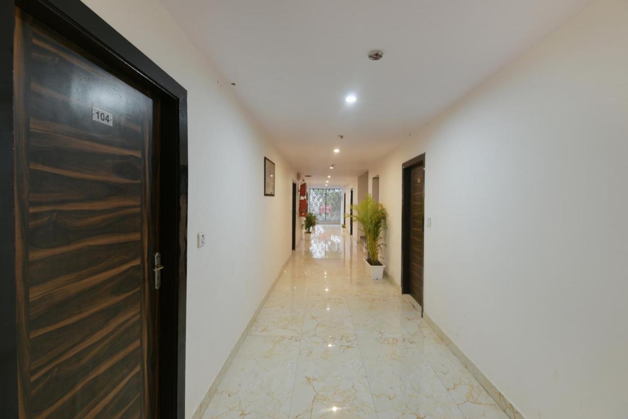 Hotel Hari International - Noida Sector 11 Bagian luar foto